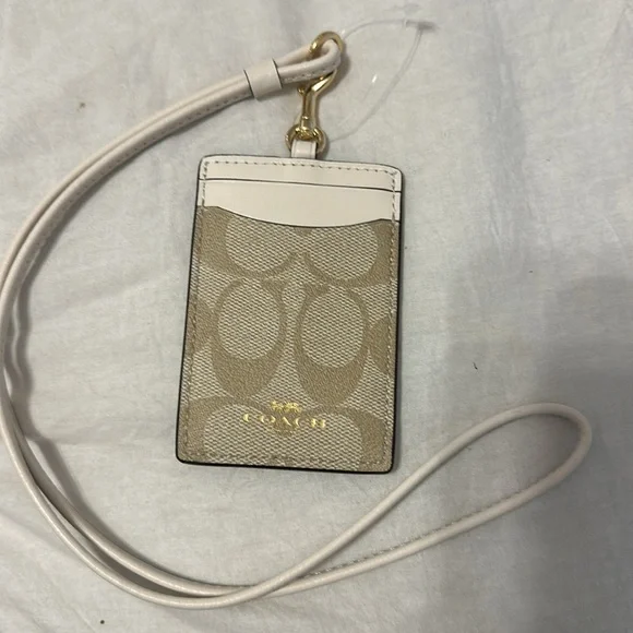 NWT coach lanyard - Picture 4 of 4